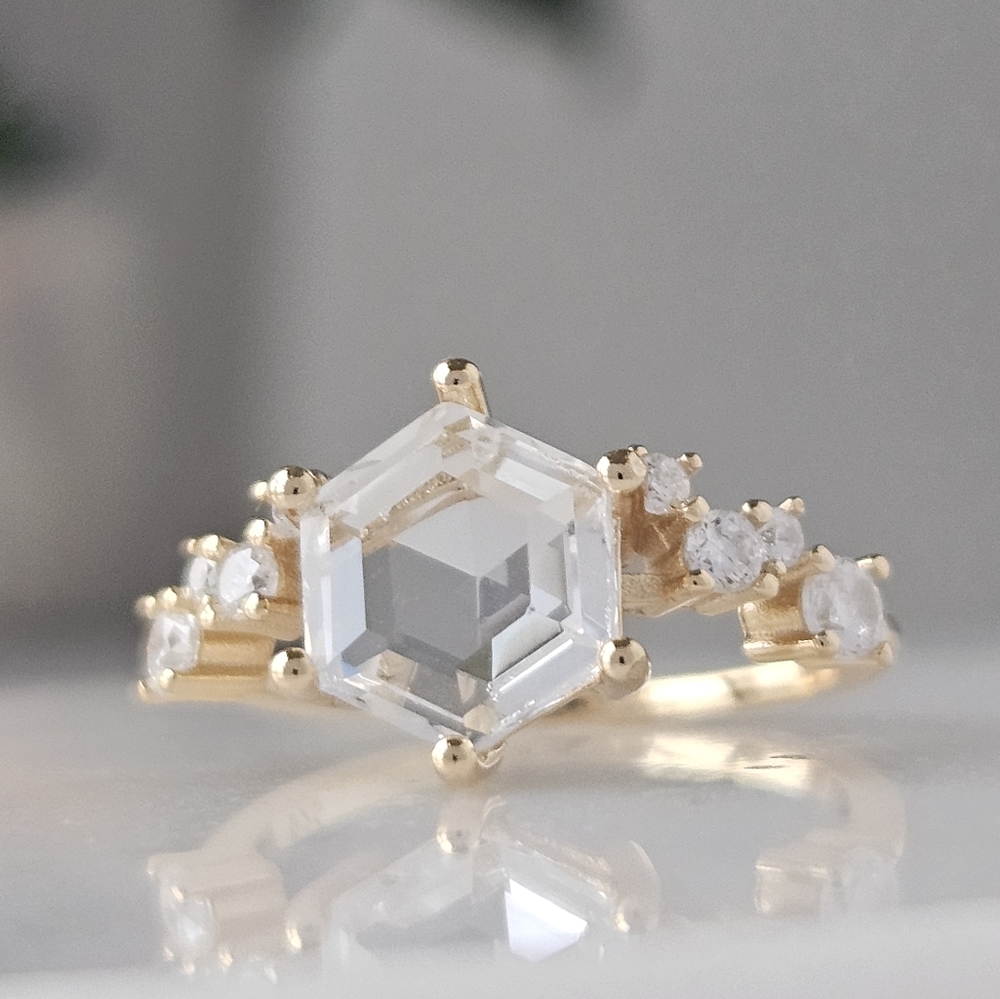 Charmed Aroma Honeycomb Bee ring, size 6, 925 Sterling Silver 10k Gold finish